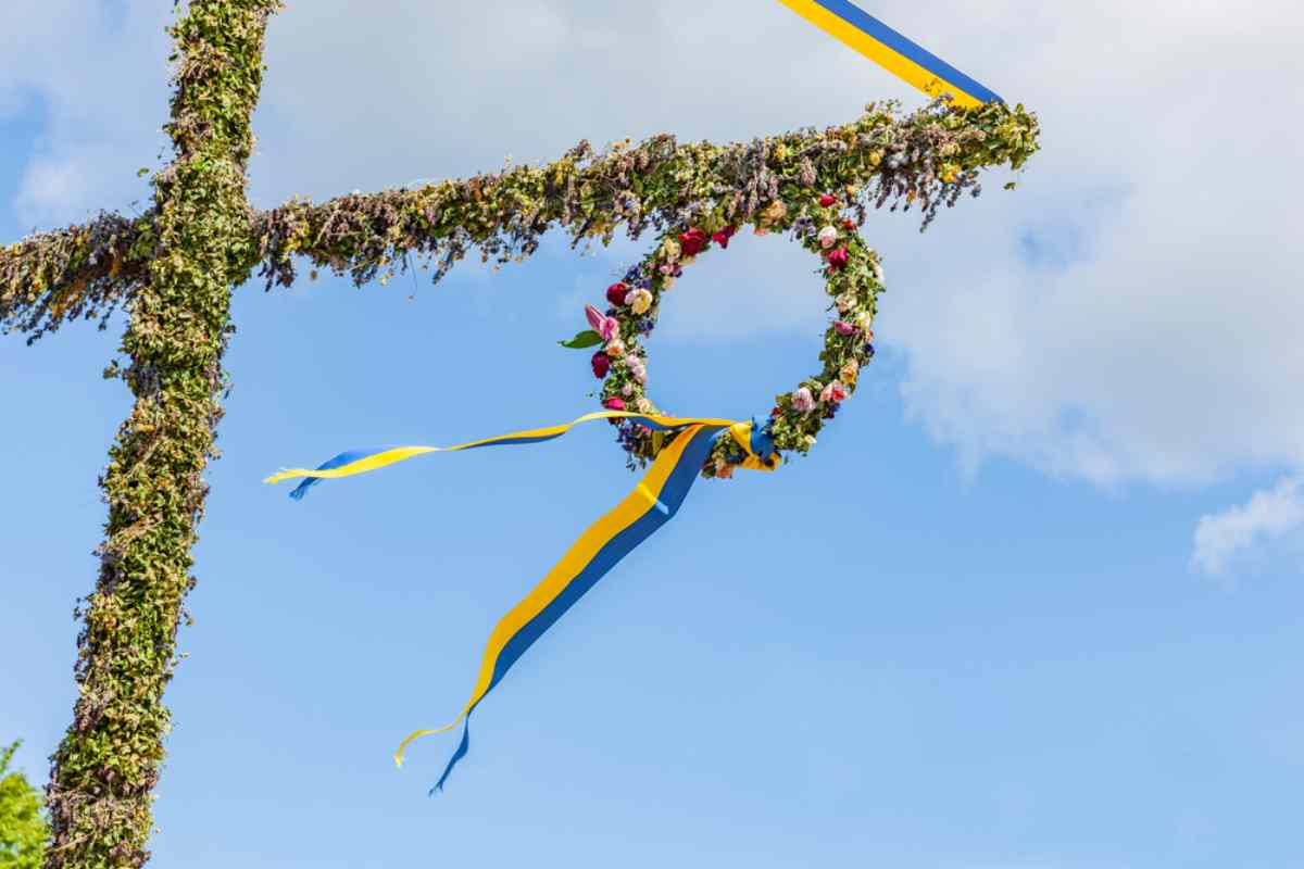 Resa midsommarstången