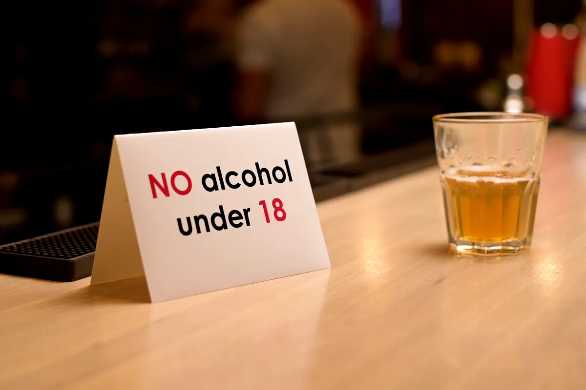 Minimum drinking age in Sweden